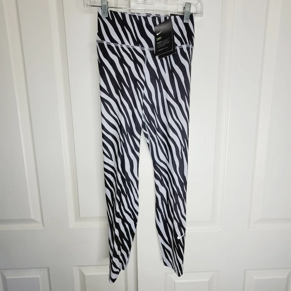 Nike Women's Icon Clash All Over Zebra Print Legging 7/8 Length White/Black XS